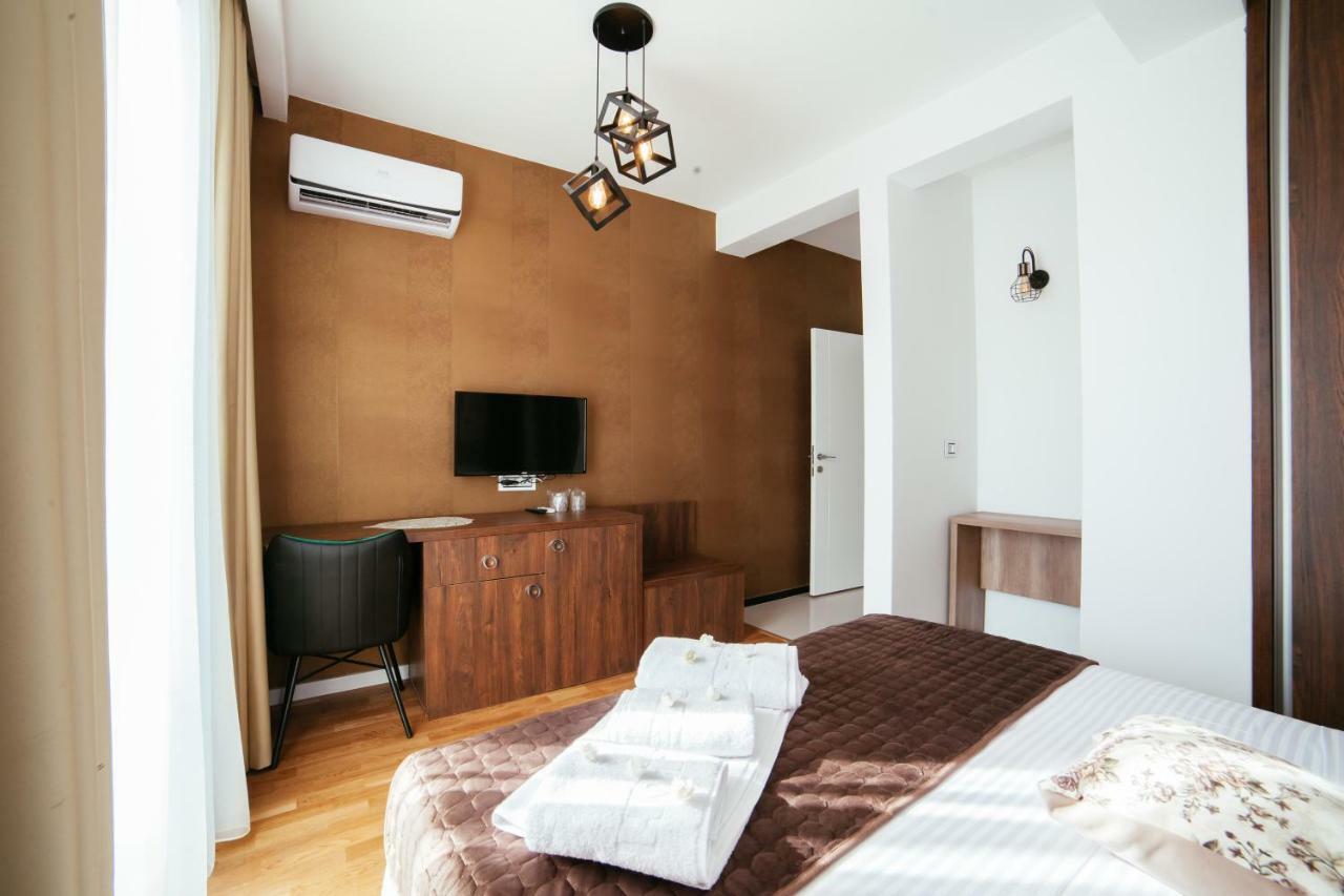Hotel Platinum Ulcinj Exterior photo