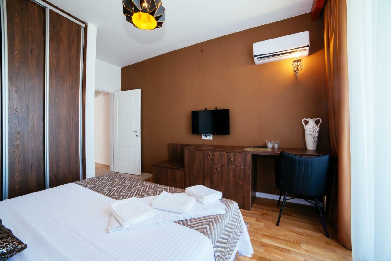 Hotel Platinum Ulcinj Exterior photo