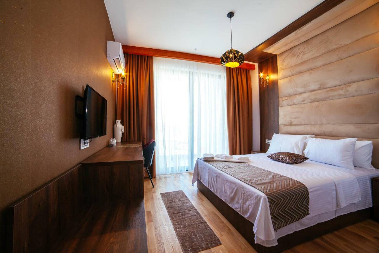 Hotel Platinum Ulcinj Exterior photo