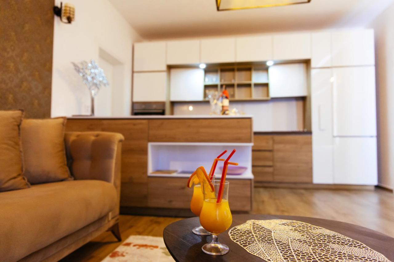 Hotel Platinum Ulcinj Exterior photo
