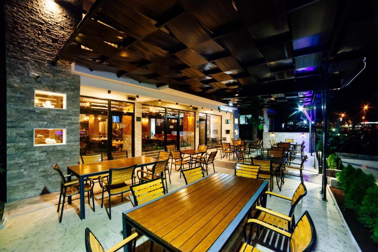 Hotel Platinum Ulcinj Exterior photo